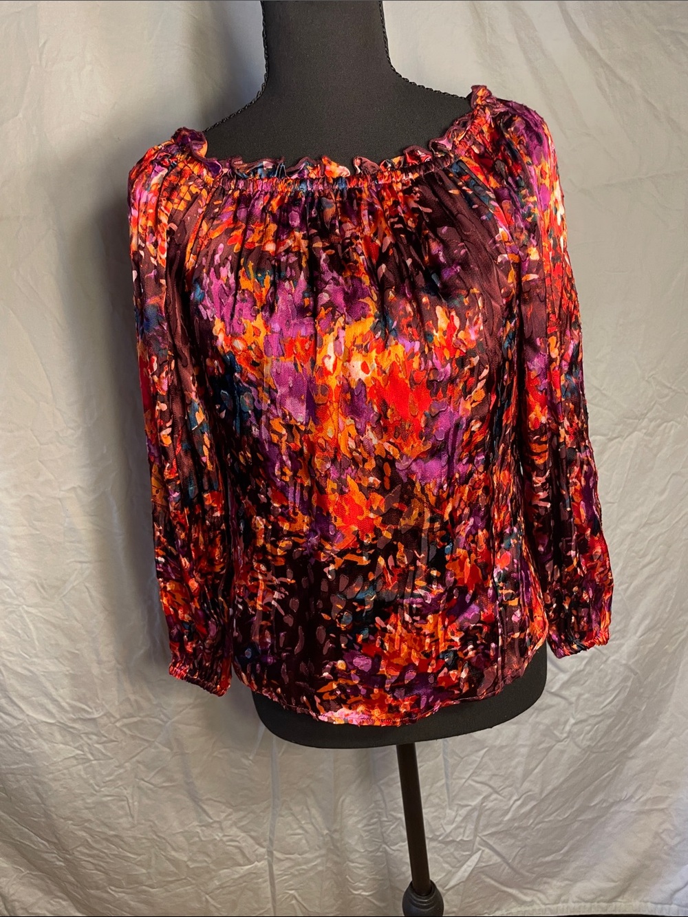 White House Black Market Vibrant Multicolor Floral Off-Shoulder Top silk lining